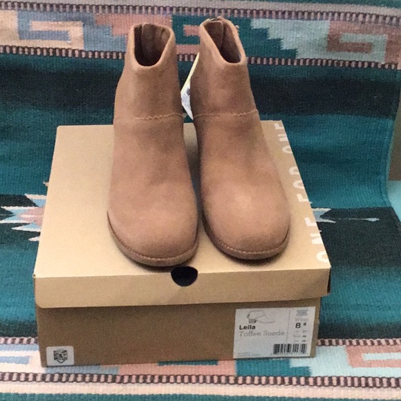 Toms Ankle Boots - Picture 7 of 8